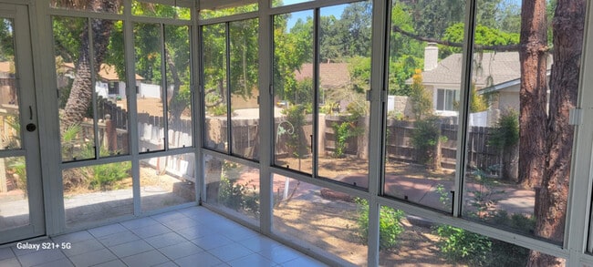 Building Photo - 4233 Fairhaven Ave