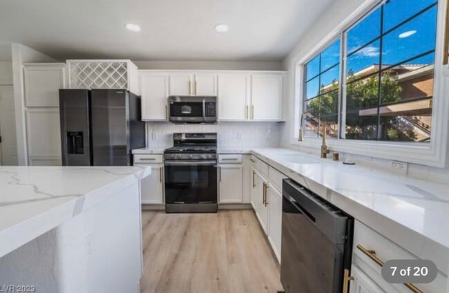 Quartz Countertops - 830 Carnegie St Unidad 1212