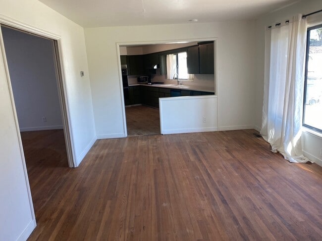 Photo - 109 S Park Dr