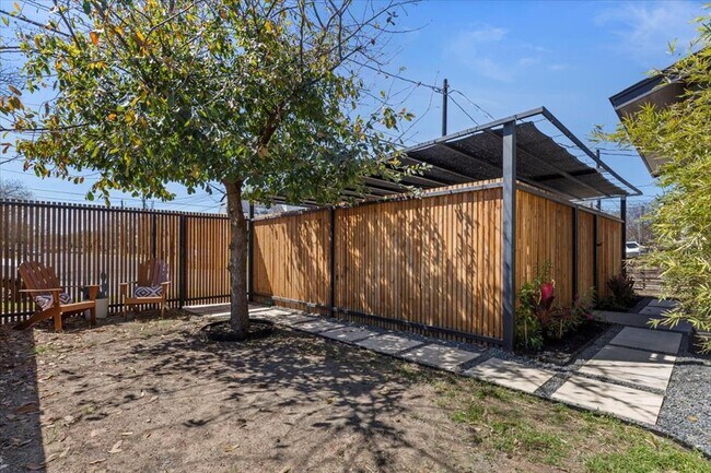 Photo - 3014 Neal St