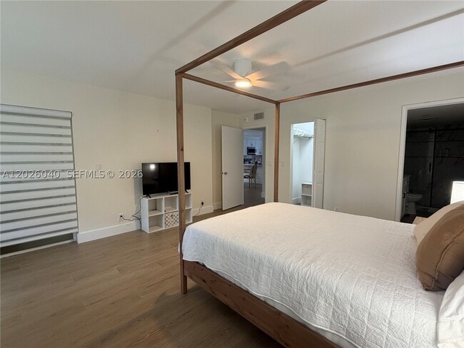 7350 Kinghurst Dr Unit 305