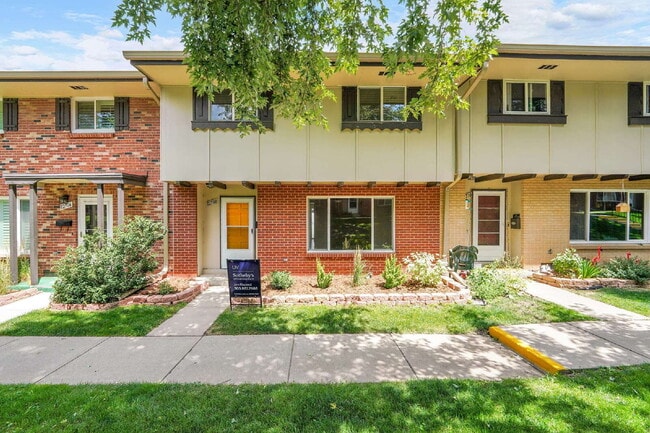Building Photo - $2,895.00 - 4 Bedrooms, 2.5 Bathroom, Cond... Rental