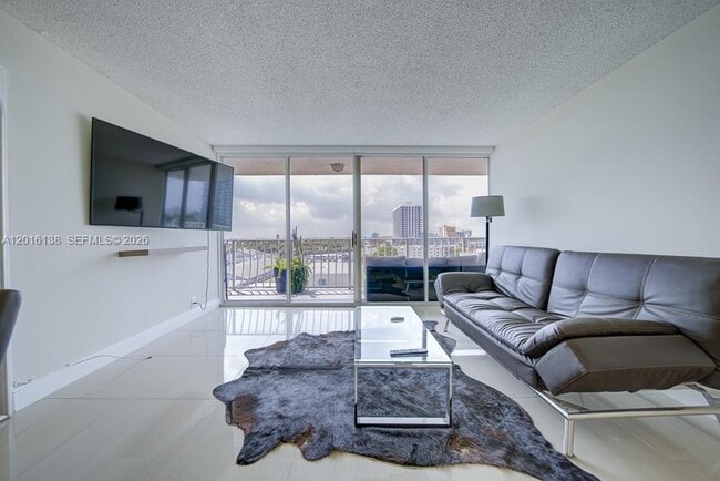 Photo - 7601 E Treasure Dr Unidad 703