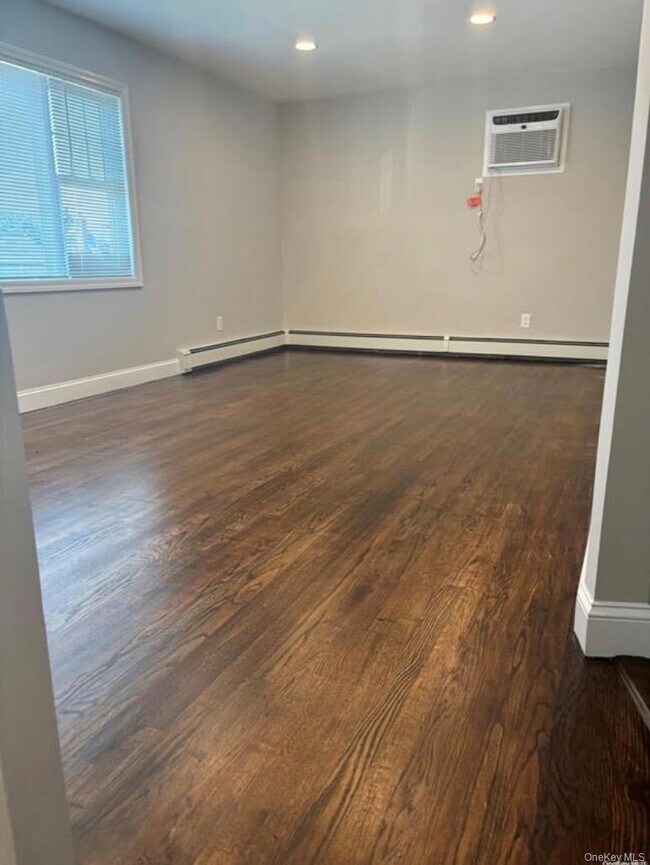 30 Davison Ave