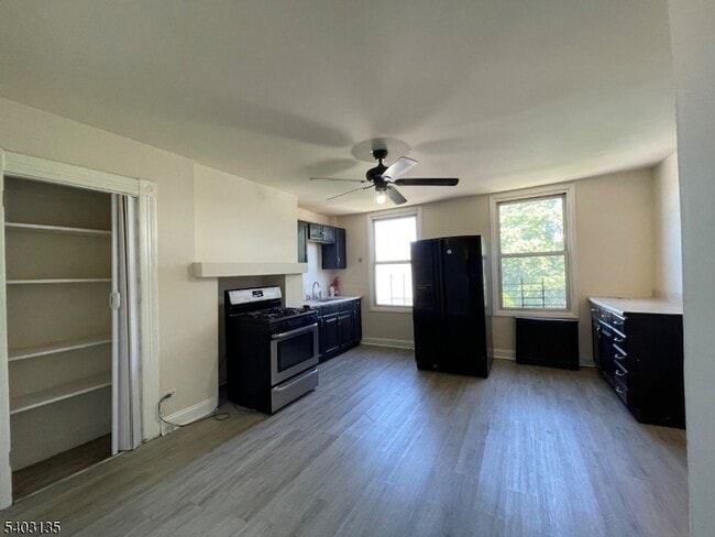 Photo - 115 Park Ave