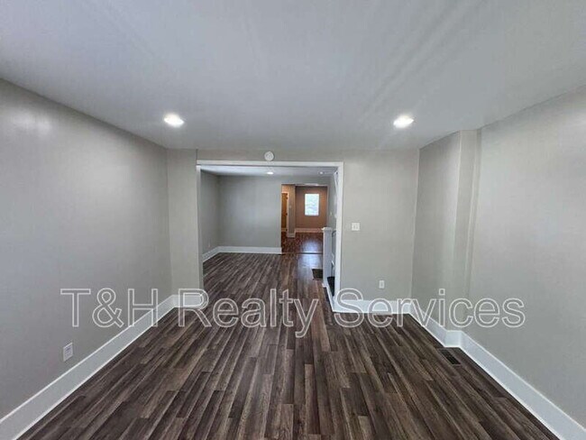 Photo - 3729 N Kenwood Ave