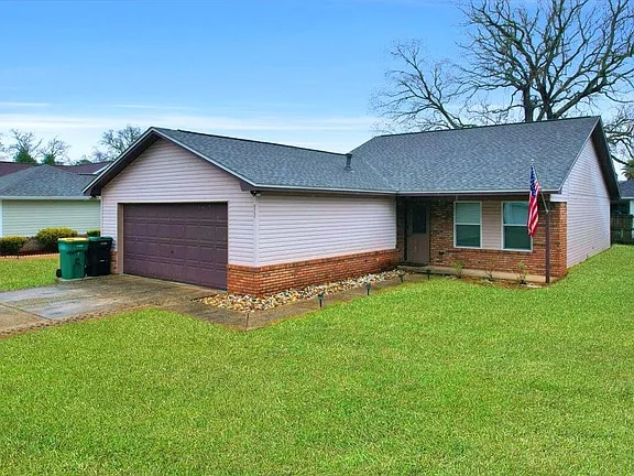 Photo - 911 Lawton Ct House