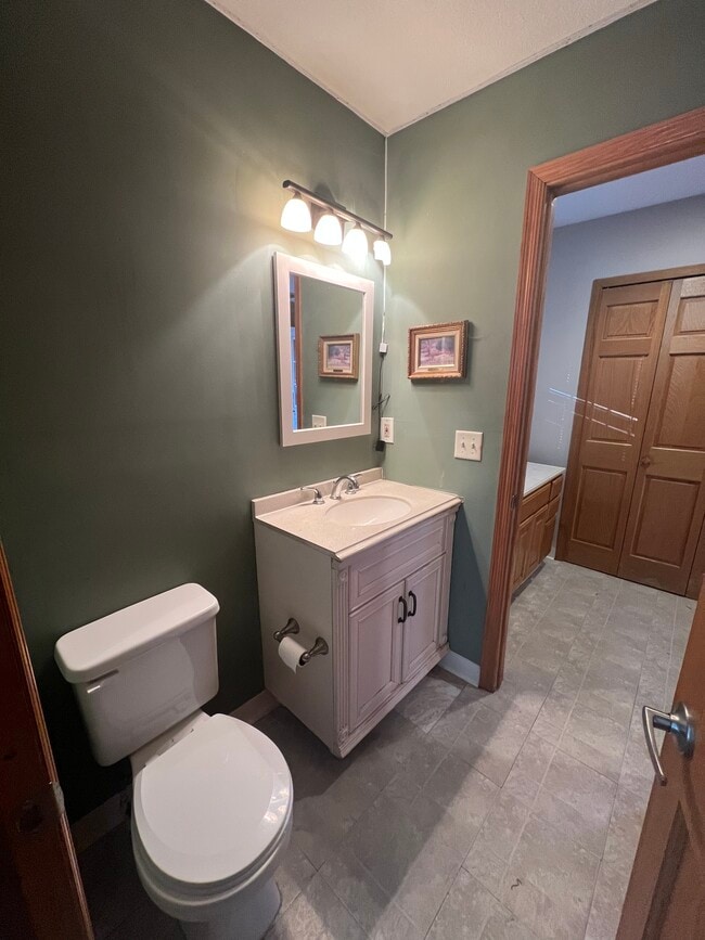 Photo - 4561 Island View Dr NE