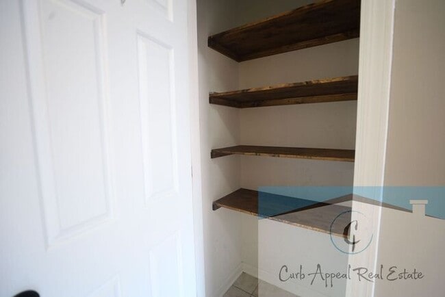 Photo - 4 bedroom 2 bath recently built home (Nett...