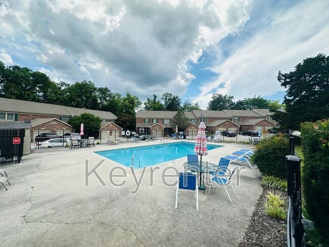 Photo - 132 Durwood Rd