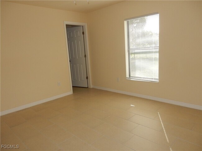 Photo - 530 SE 6th St