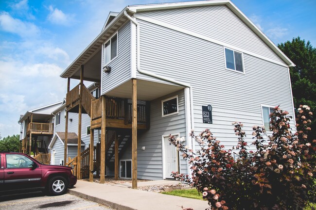 Pointe West I - Pointe West I Apartments