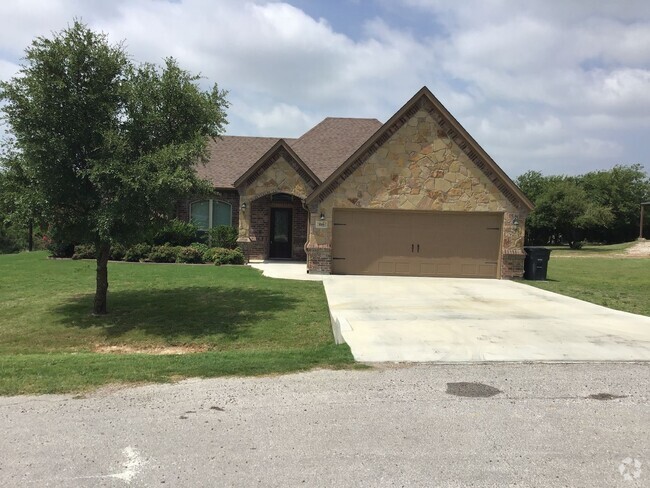 Building Photo - COMING SOON WATER + LAWN CARE Included + C... Rental