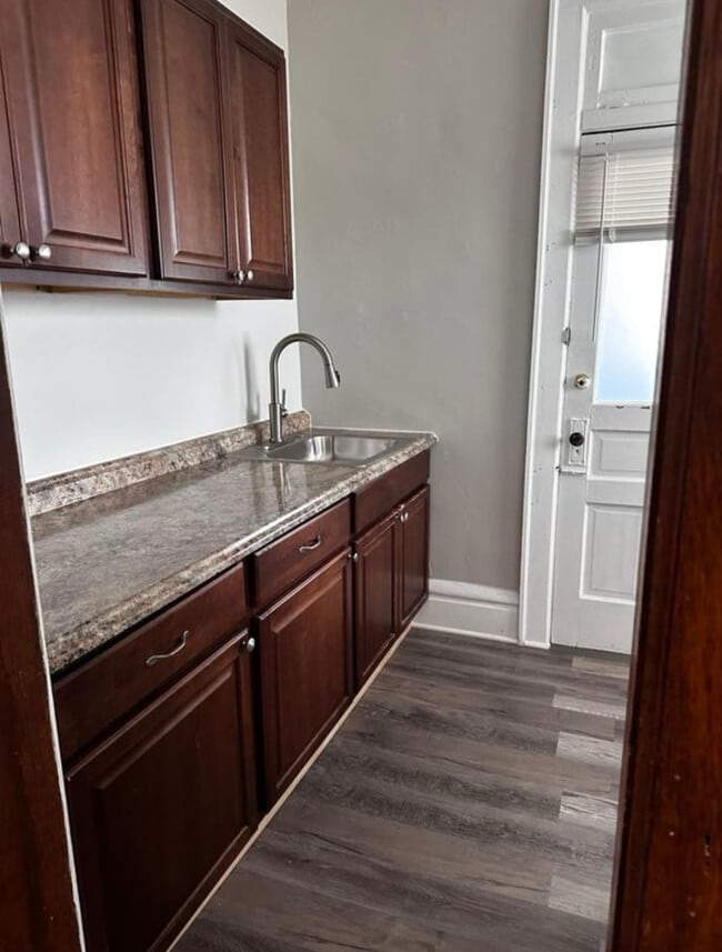 Photo - 876 Dennison Ave