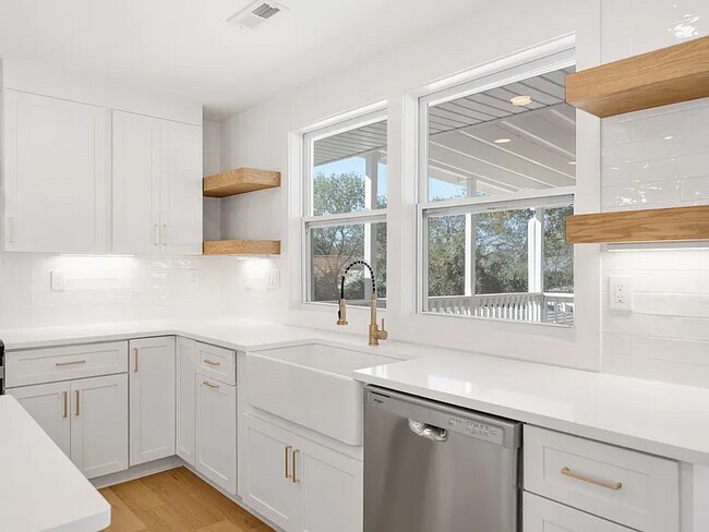 Photo - 205 Gatone Dr