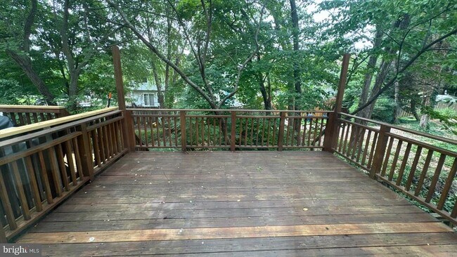 Photo - 6762 Ducketts Ln