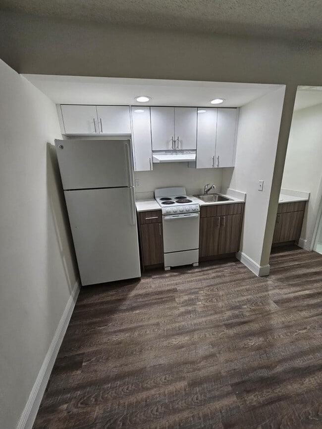 Building Photo - 18335 NW 68th Ave Unit 700-404A