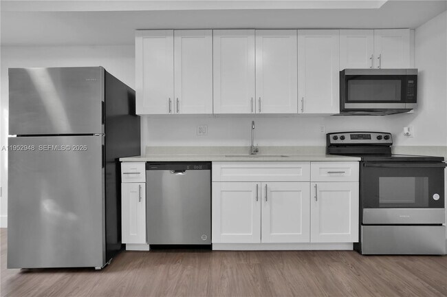 Photo - 1620 NW 18th St Unidad 303