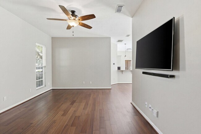 Photo - Chickasaw Way in Haile Plantation