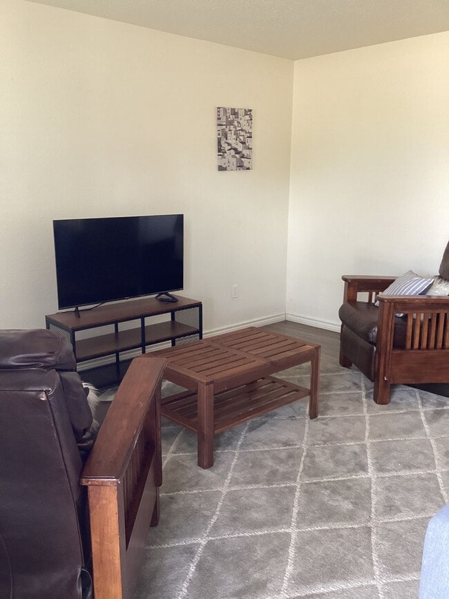 Photo - Fully Furnished Modern 2 Bedroom on Quiet Street and Close to ENMU!