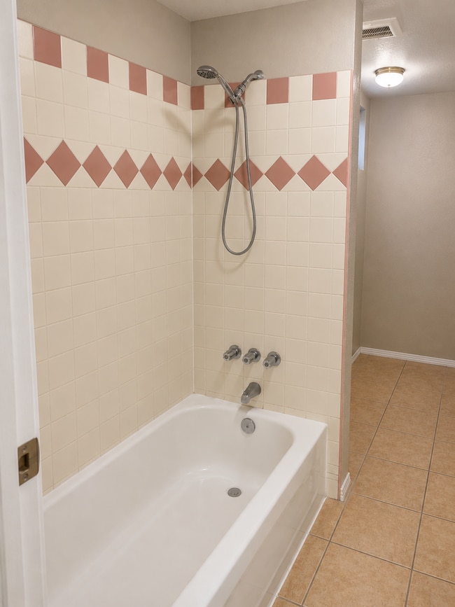 Bathroom - 1305 E San Antonio Ave Unit 1305 E San Antonio  B