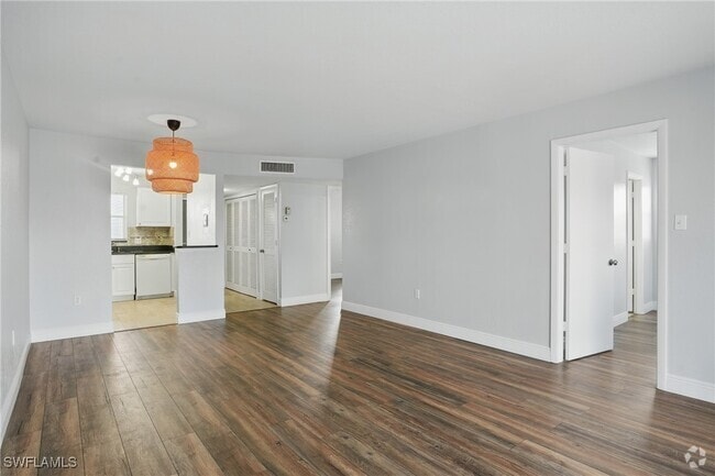 Building Photo - 170 Turtle Lake Ct Unit 301 Rental