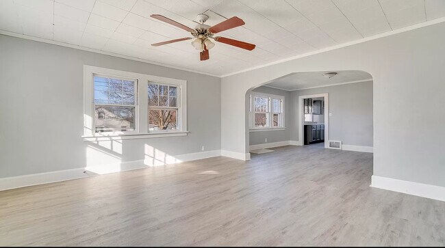 Photo - 329 N Henrietta Ave