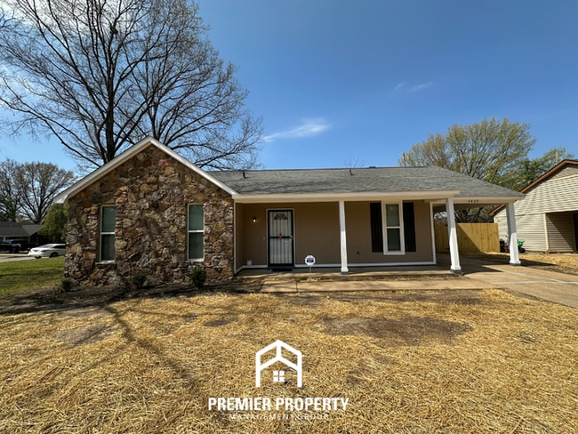 Building Photo - Newly Renovated 3BR/2BA in 38141 | Vaulted Ceilings, Fireplace & Fenced Yard