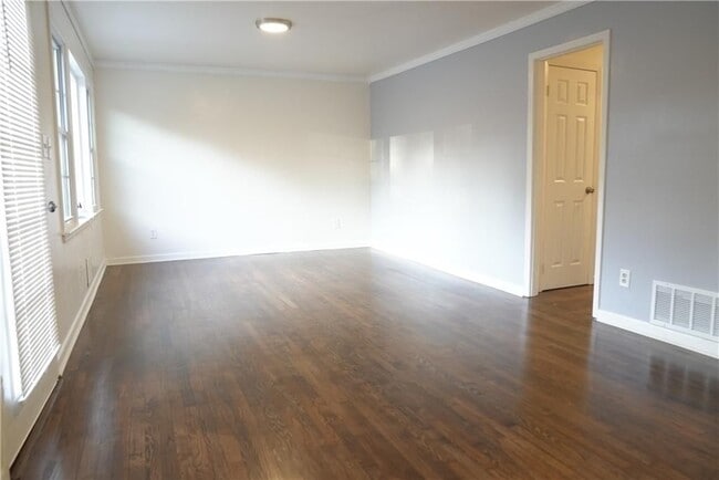 Photo - 1336 Willow Trail SW