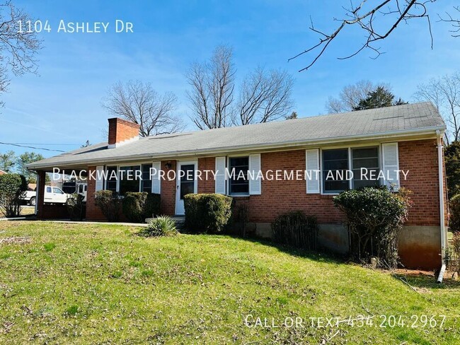 Photo - 1104 Ashley Dr