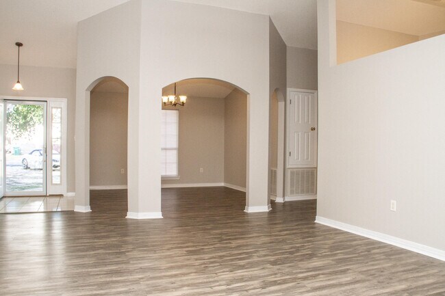 Photo - 131 Steeplechase Dr