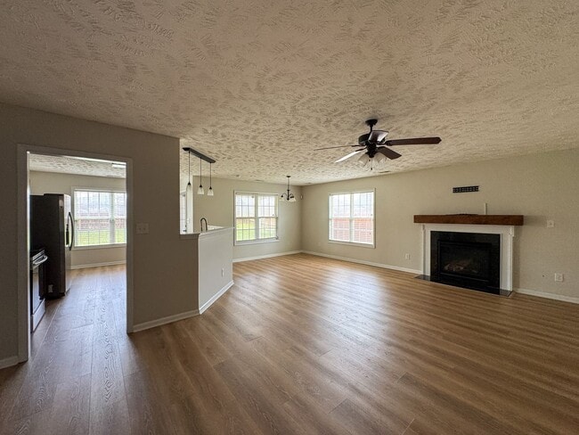 Photo - Lovely 3 Bed 2 Bath Fayetteville Home with Fenced Yard