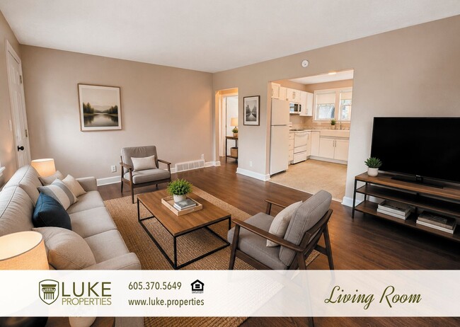 Photo - 712 N Blauvelt Ave