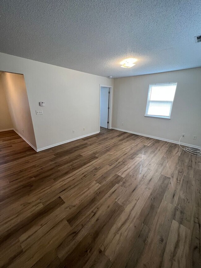 Photo - 1810-1812 Creasy Springs Rd Unit 1810 Creasy Springs Rd