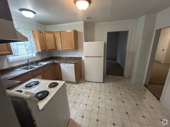 Building Photo - 111 Willow St Rental