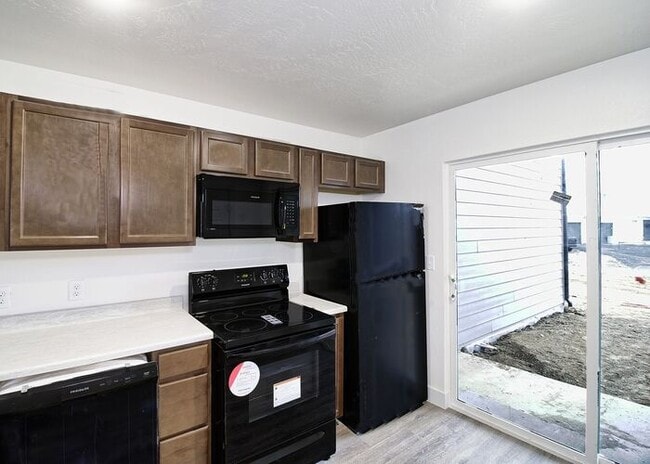 Photo - 2 Bed 1 Bath Condo!