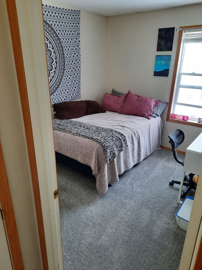 Photo - 228-226 6 Ave