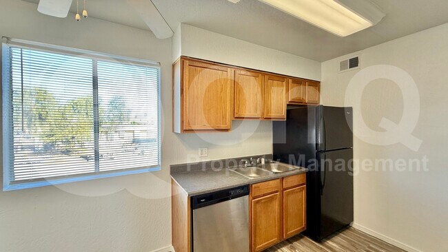 Photo - 2537 W Georgia Ave