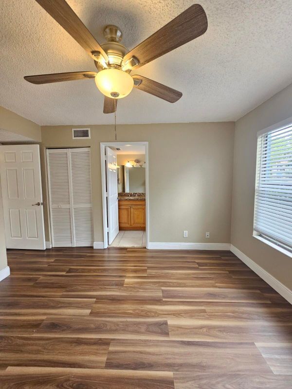 Photo - 1561 Windorah Way Unit a