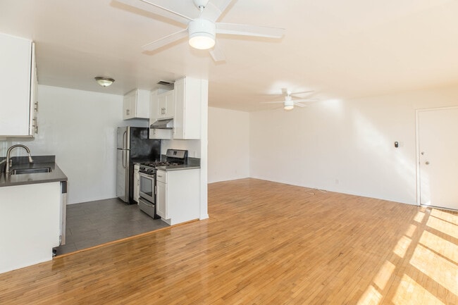 Photo - 17020 W Sunset Blvd