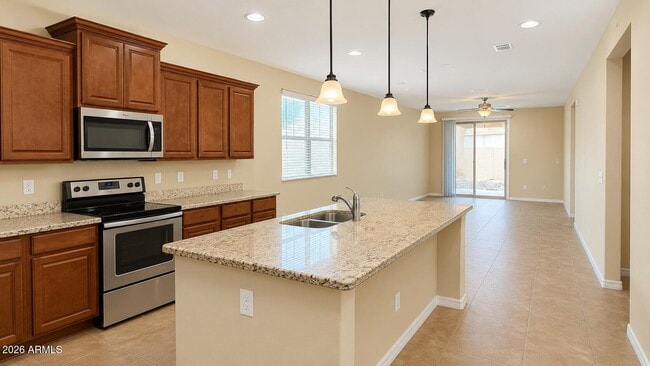Photo - 277 N Jesse St