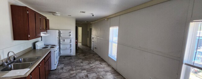 Photo - Allen's Mobile Villa