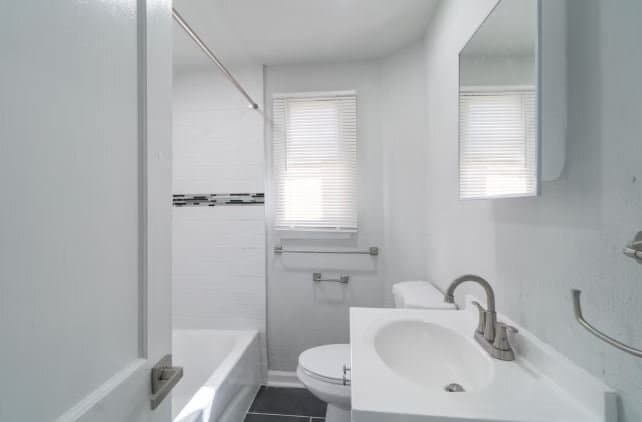Photo - 124 Yorke St