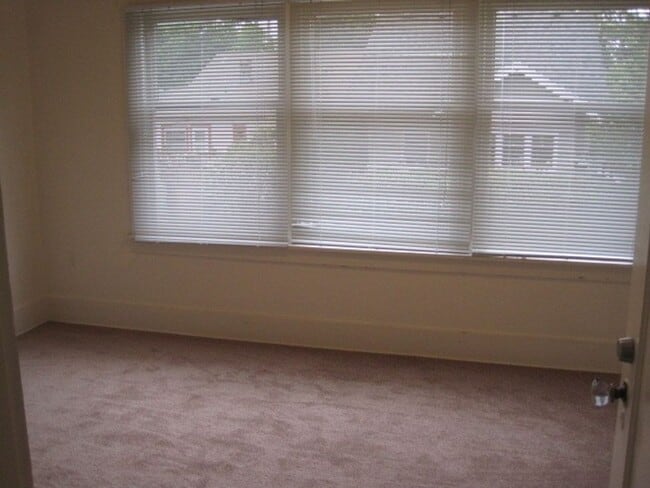 Photo - Live in Wallingford and Be Close to Everything! Unit 3-C