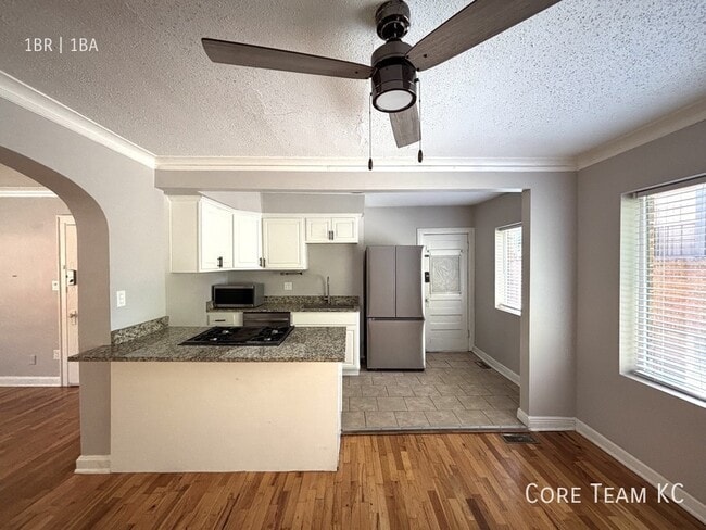 Building Photo - 4511 Roanoke Pkwy Unit 4513-1
