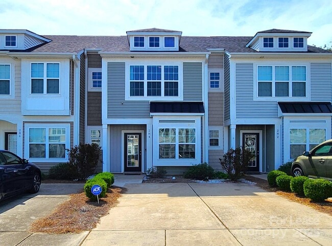 Photo - 284 Halton Crossing Dr SW Townhome