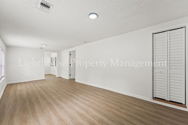 Photo - Renovated 3 Bedroom Home Near Riverside And Avondale