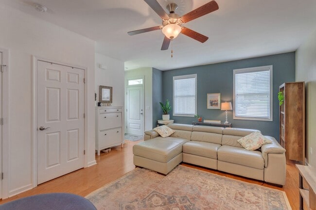 Photo - 151 Longwood Dr