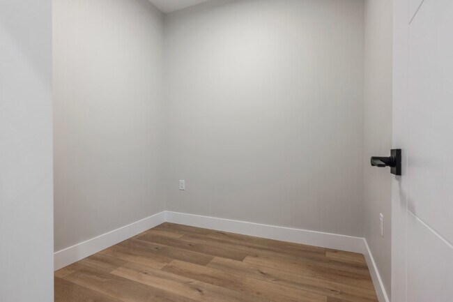 Photo - 5545-5545 Vedder Rd