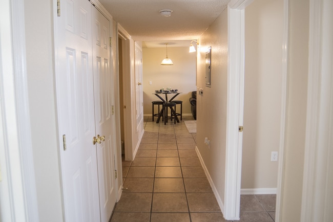 Photo - Deer Palms Apartments